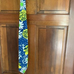 LILLY PULITZER White Label Blue, Yellow, White & green tie. RARE. Men’s stuff!